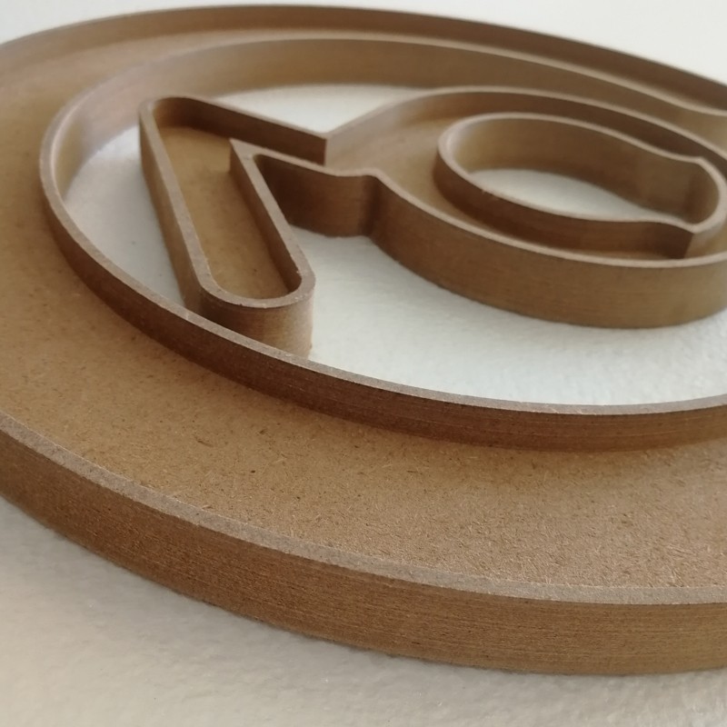 Détail enseigne végétal, socle en MDF creusé